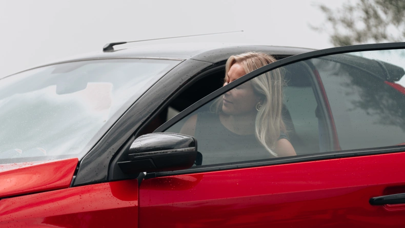 Voiture sans permis AIXAM e Coup&eacute; SITU_ECOUPG_RED_PNG (12).jpg